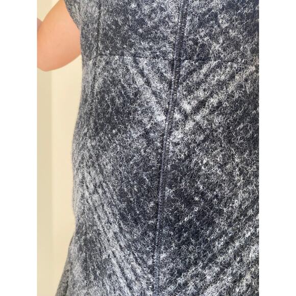 Banana Republic Wool-Blend Sheath Dress 2 Petite- lined, gray - Picture 4 of 9